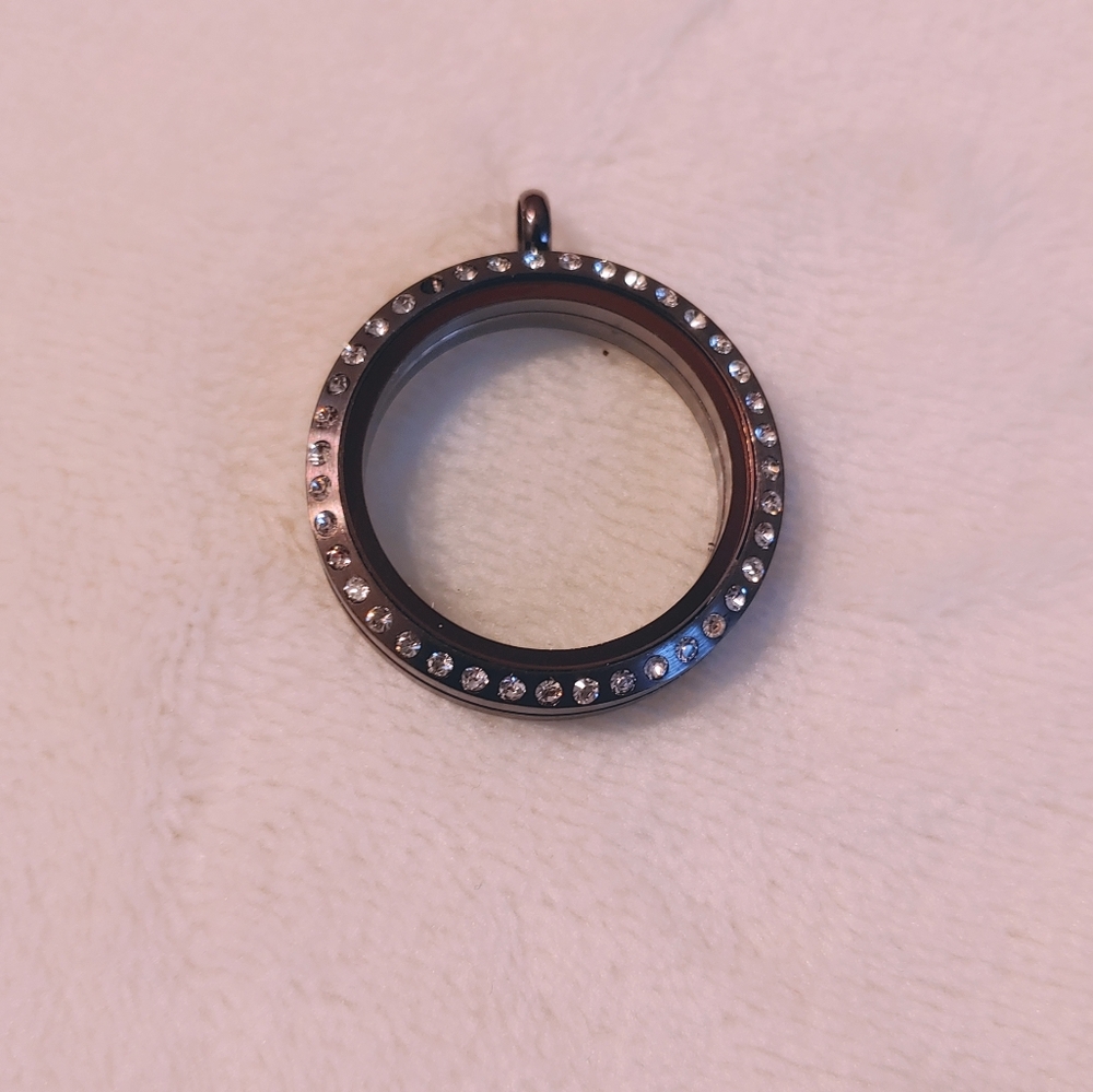 Origami Owl Locket - Picture 3 of 6
